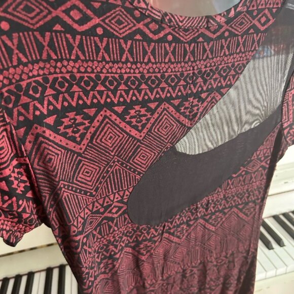 QED London Maroon and Black Geometric Short Sleeve Bodycon Dress Large - Picture 8 of 16